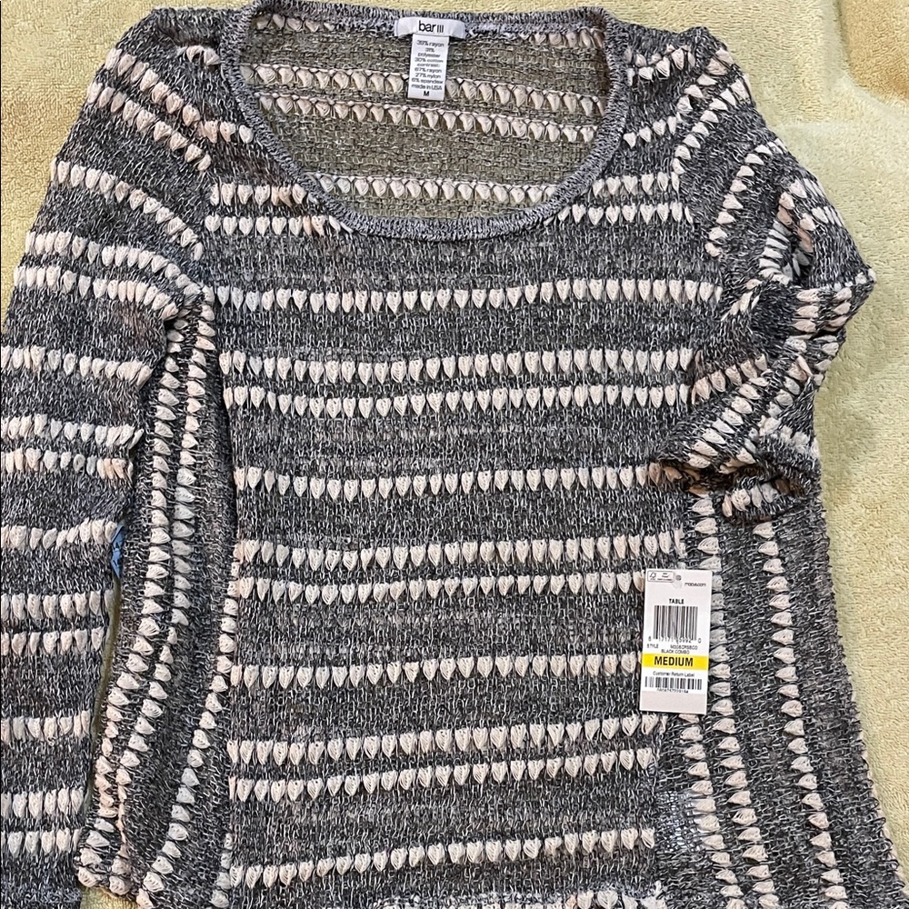 Bar III Women's Gray and Cream Knit Sweater